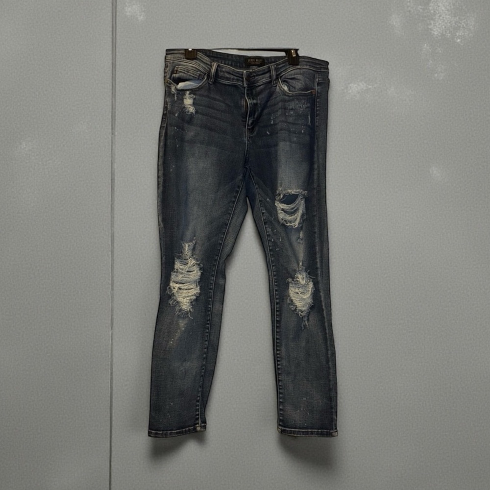 Judy Blue Women’s Slim Distressed Jeans – Stretch Denim Medium Wash 👖